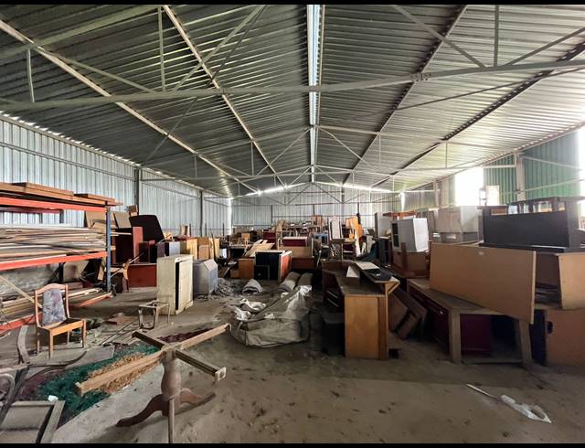 3,000M² WAREHOUSE FOR SALE IN VULCANIA